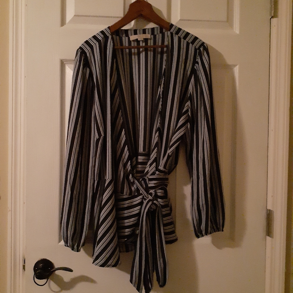 🔴Loft wrap blouse